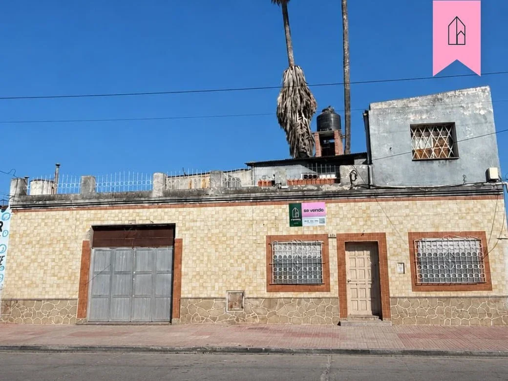 Casa en venta c/ cochera en Centro - Imagen 1