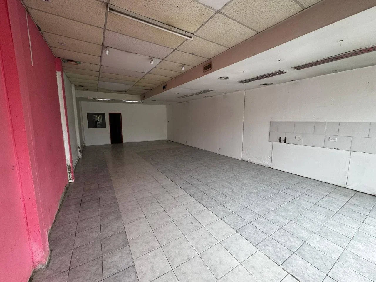 Local comercial en alquiler ubicado en Necochea - Imagen 2