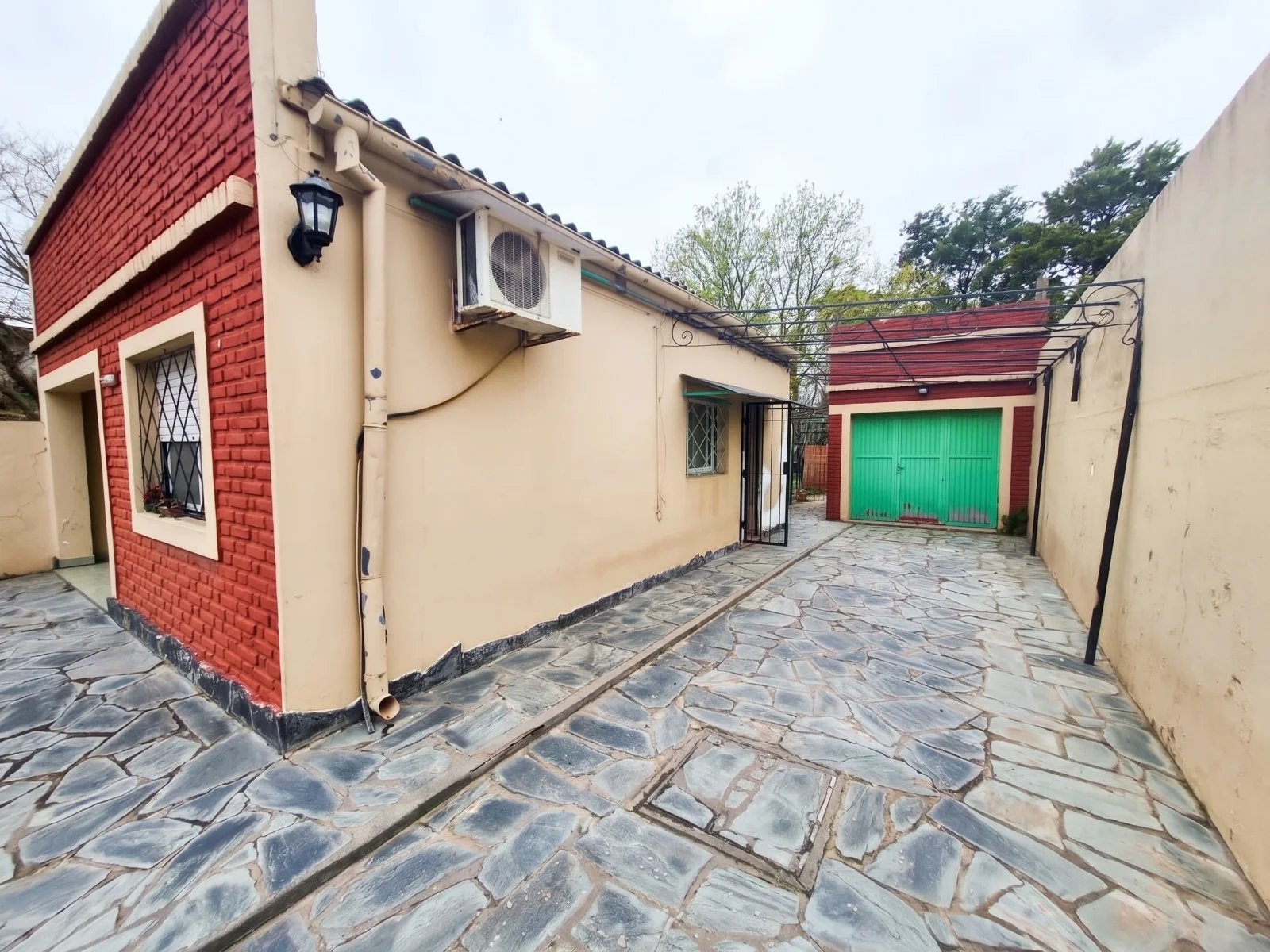 Casa en venta c/ cochera en Necochea - Imagen 2