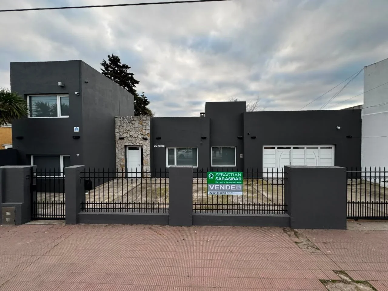 Casa en venta c/ cochera en Necochea - Imagen 1
