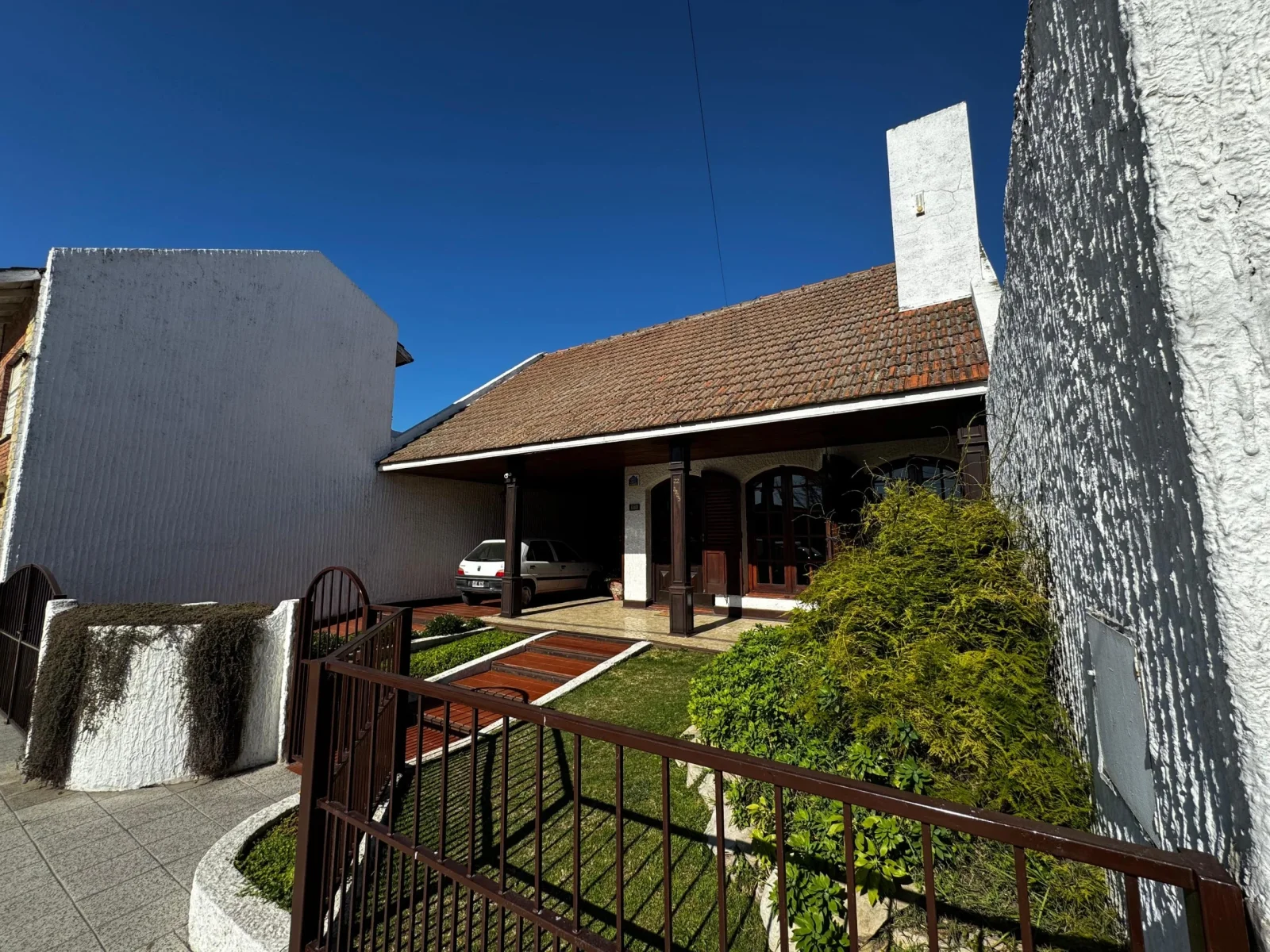 Casa en venta c/ cochera en Necochea - Imagen 1