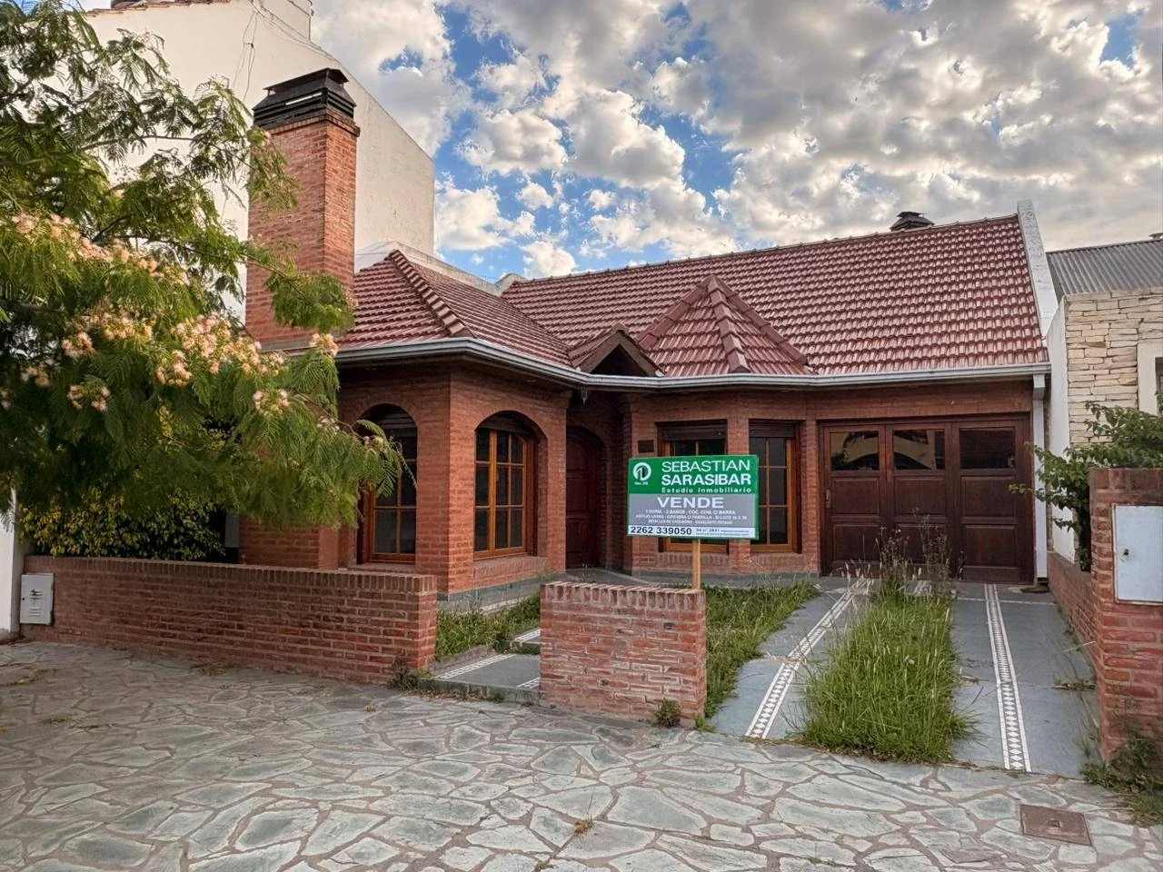 Casa en venta c/ cochera en Necochea - Imagen 1