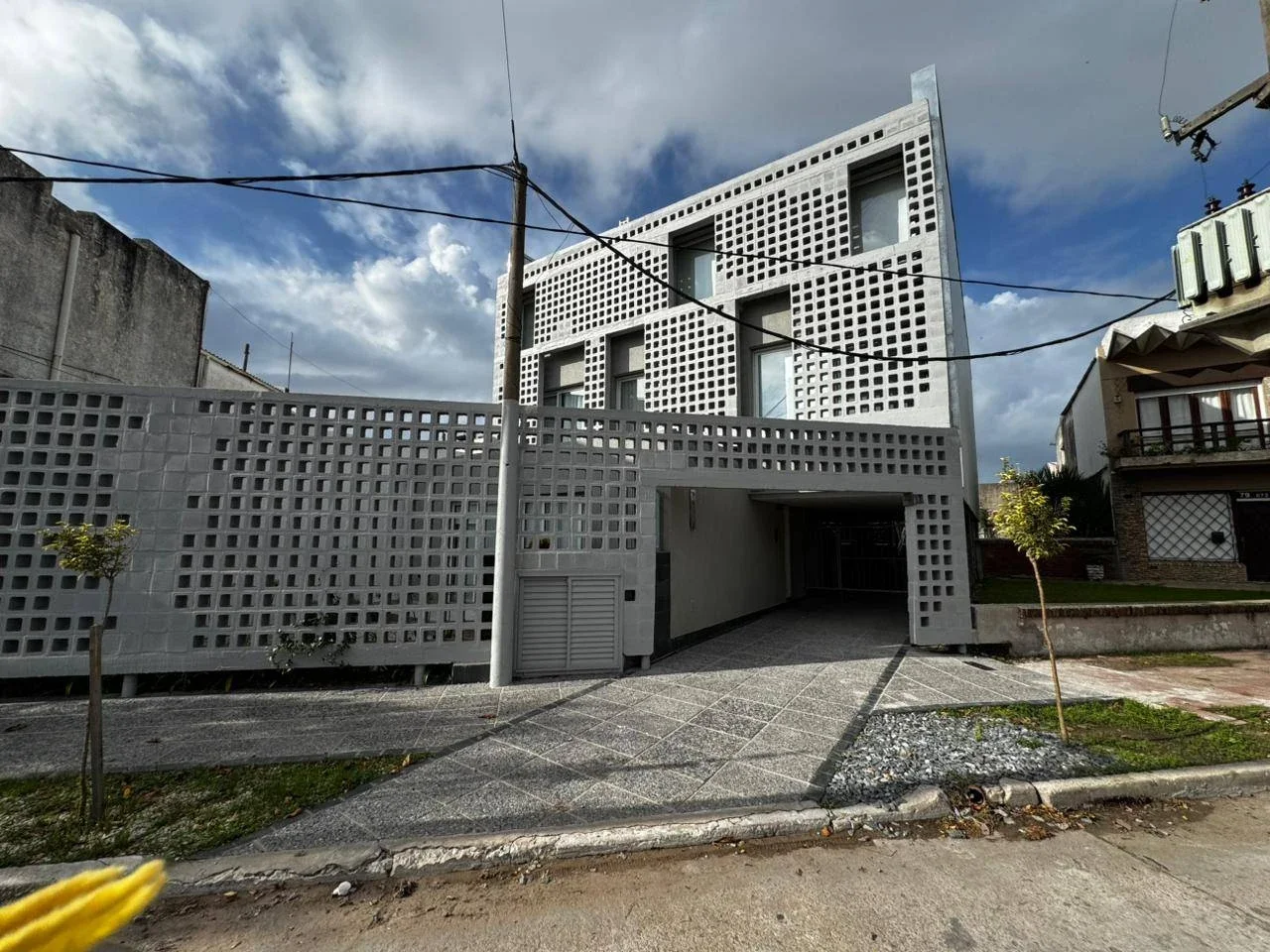 Departamento en alquiler c/ cochera en Necochea - Imagen 1