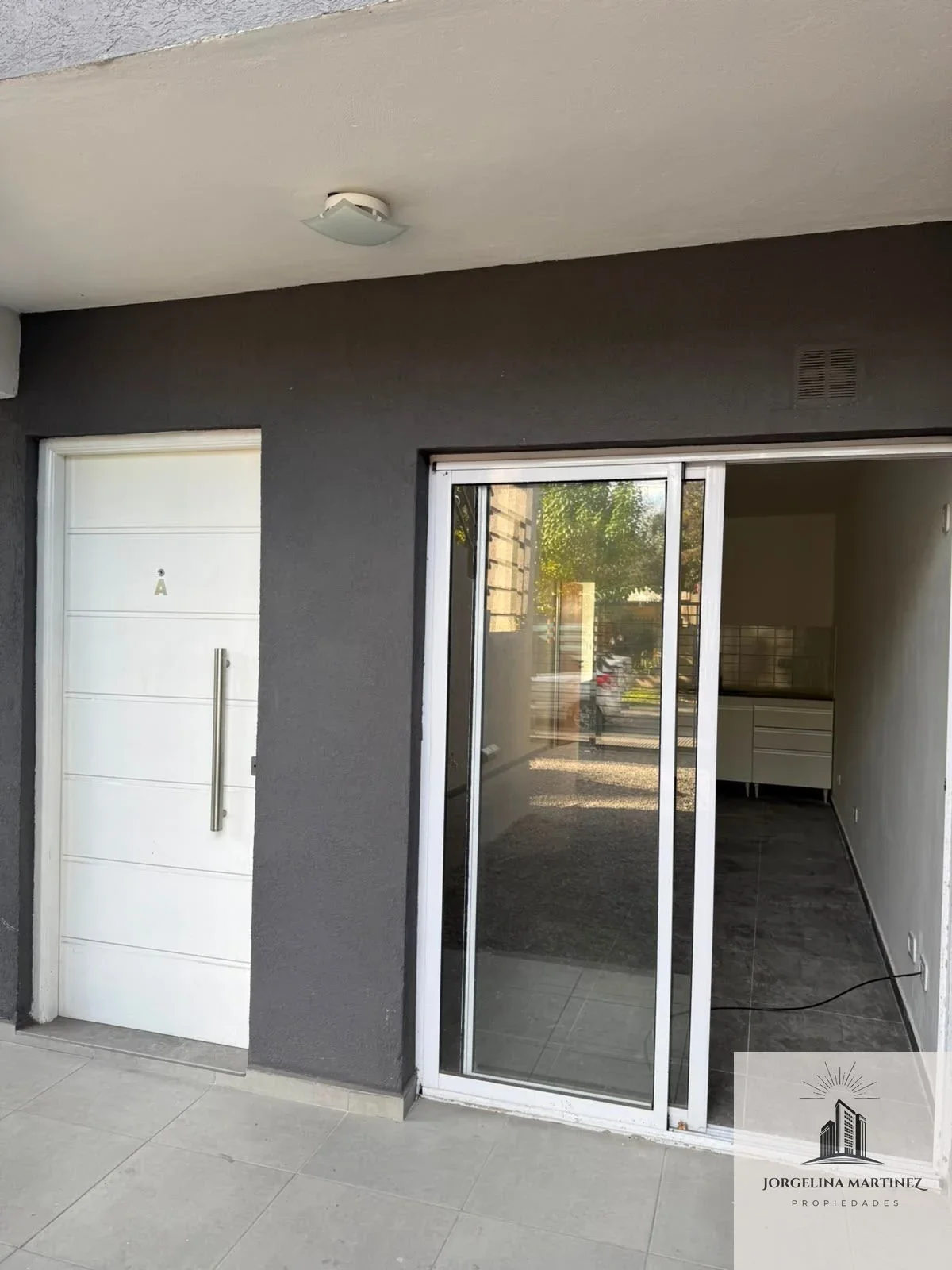 Departamento a estrenar con patio en Castelar - Imagen 3