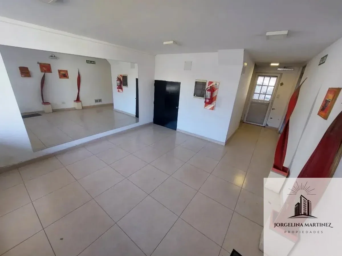 Departamento en alquiler c/ cochera en Villa Luzuriaga - Imagen 3