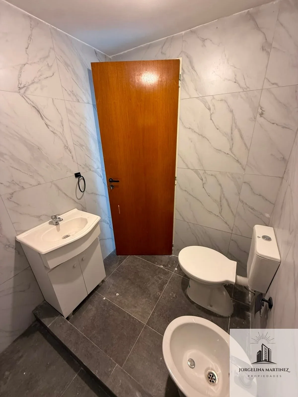 Departamento a estrenar con patio en Castelar - Imagen 5