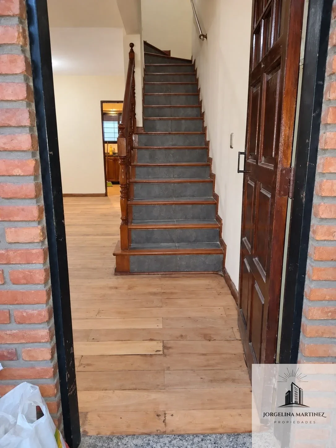 Dúplex en alquiler c/ cochera en Villa Luzuriaga - Imagen 2
