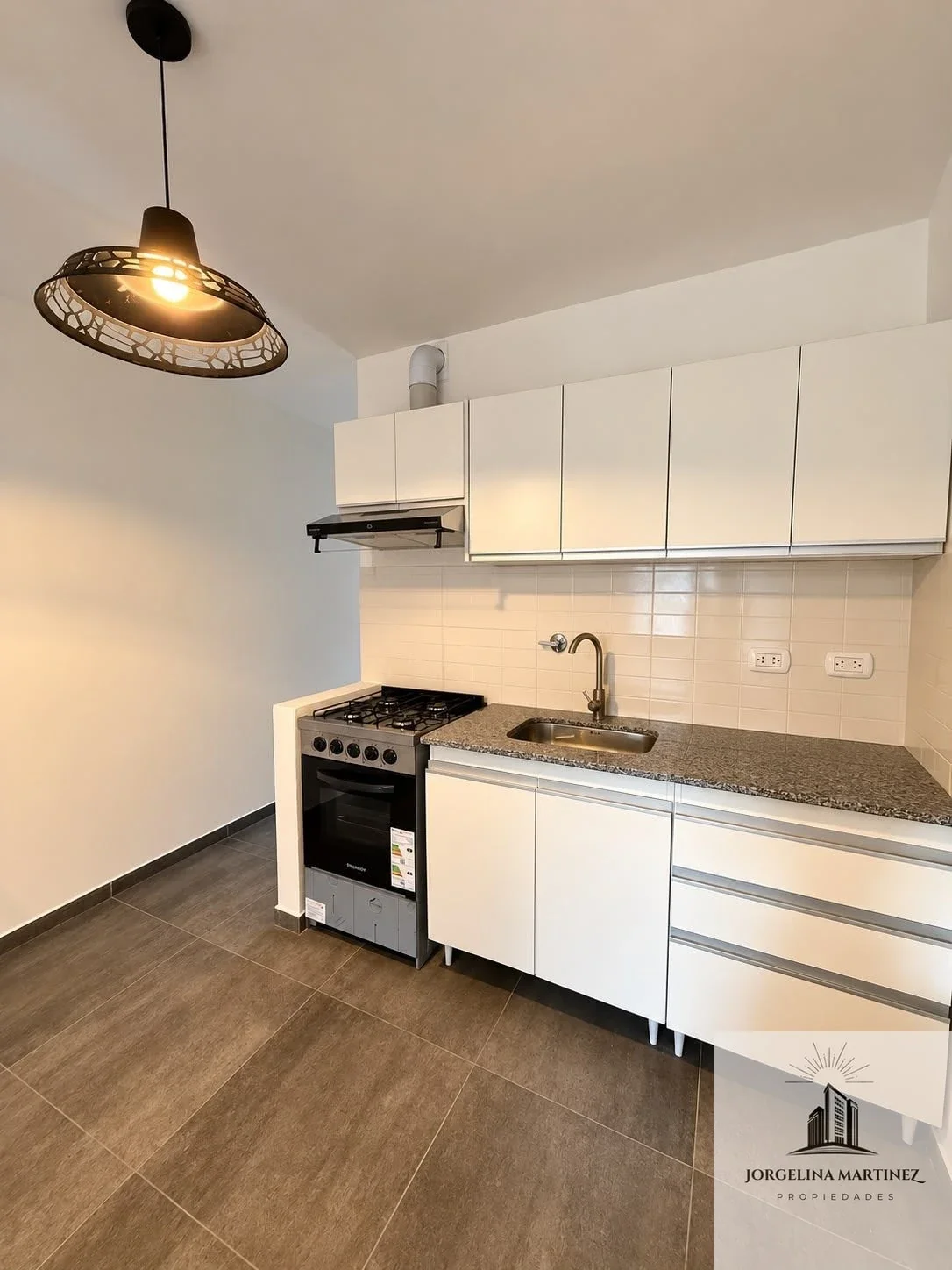 Departamento en alquiler a estrenar y con patio ! en castelar - Imagen 2