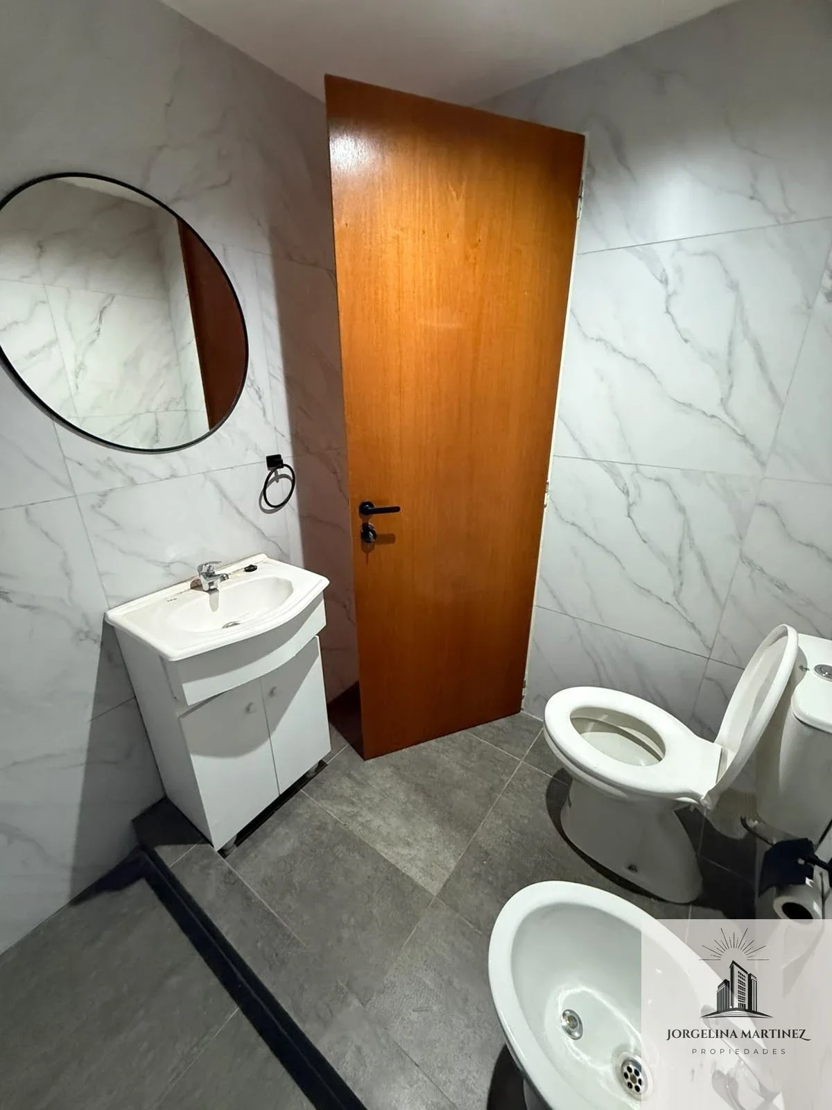 Departamento en alquiler a estrenar y con patio ! en castelar - Imagen 4