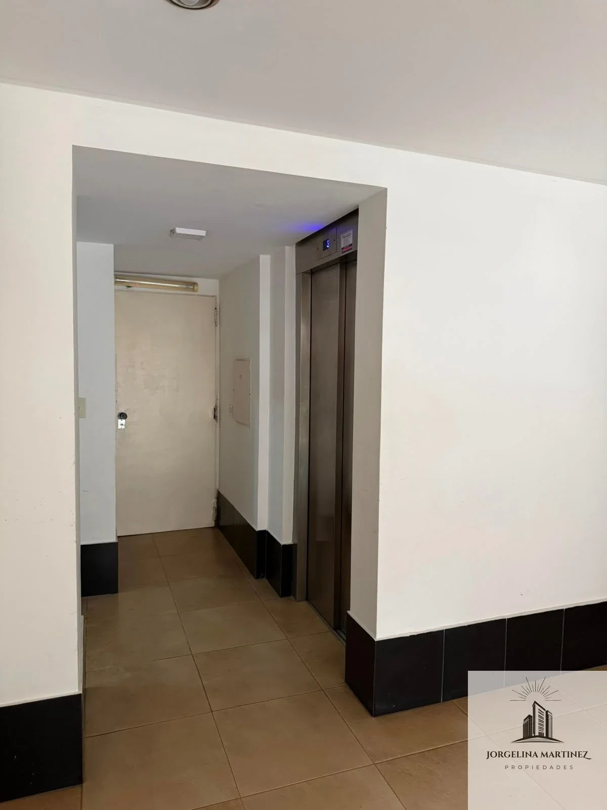 Departamento en alquiler c/ cochera en Castelar - Imagen 2