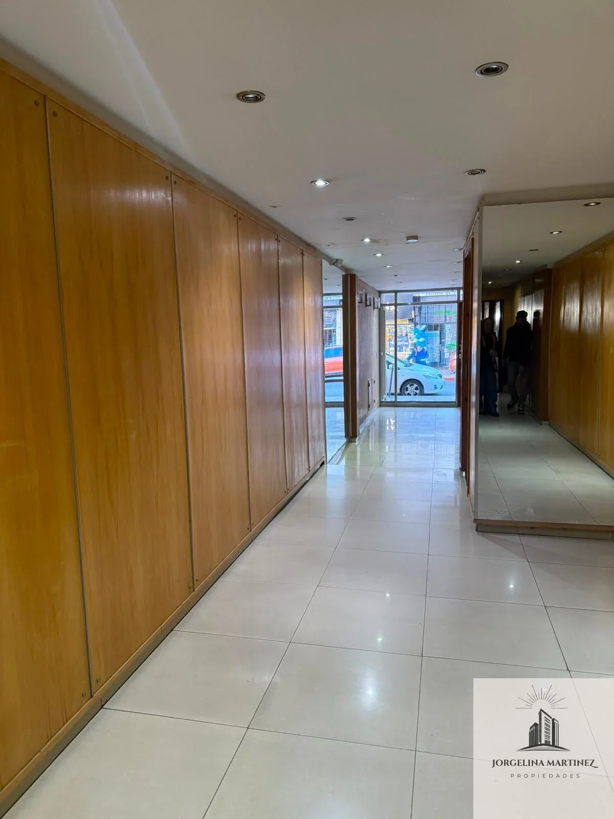 Departamento 4 ambientes c/ cochera cubierta en Morón Centro - Imagen 2