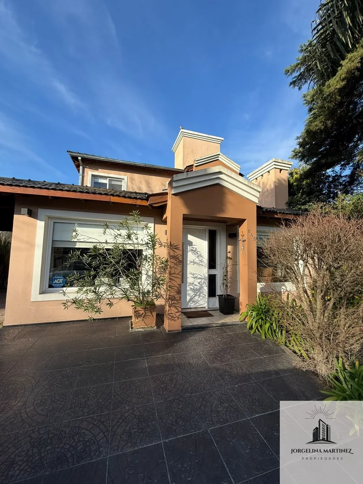 Hermoso Chalet en Barrio San Patricio - Imagen 2
