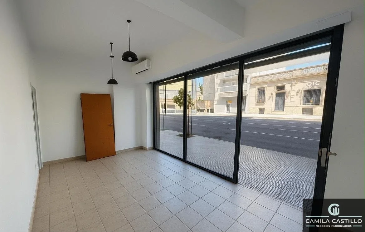 Oportunidad! Local en venta ubicado en Flores - Imagen 1