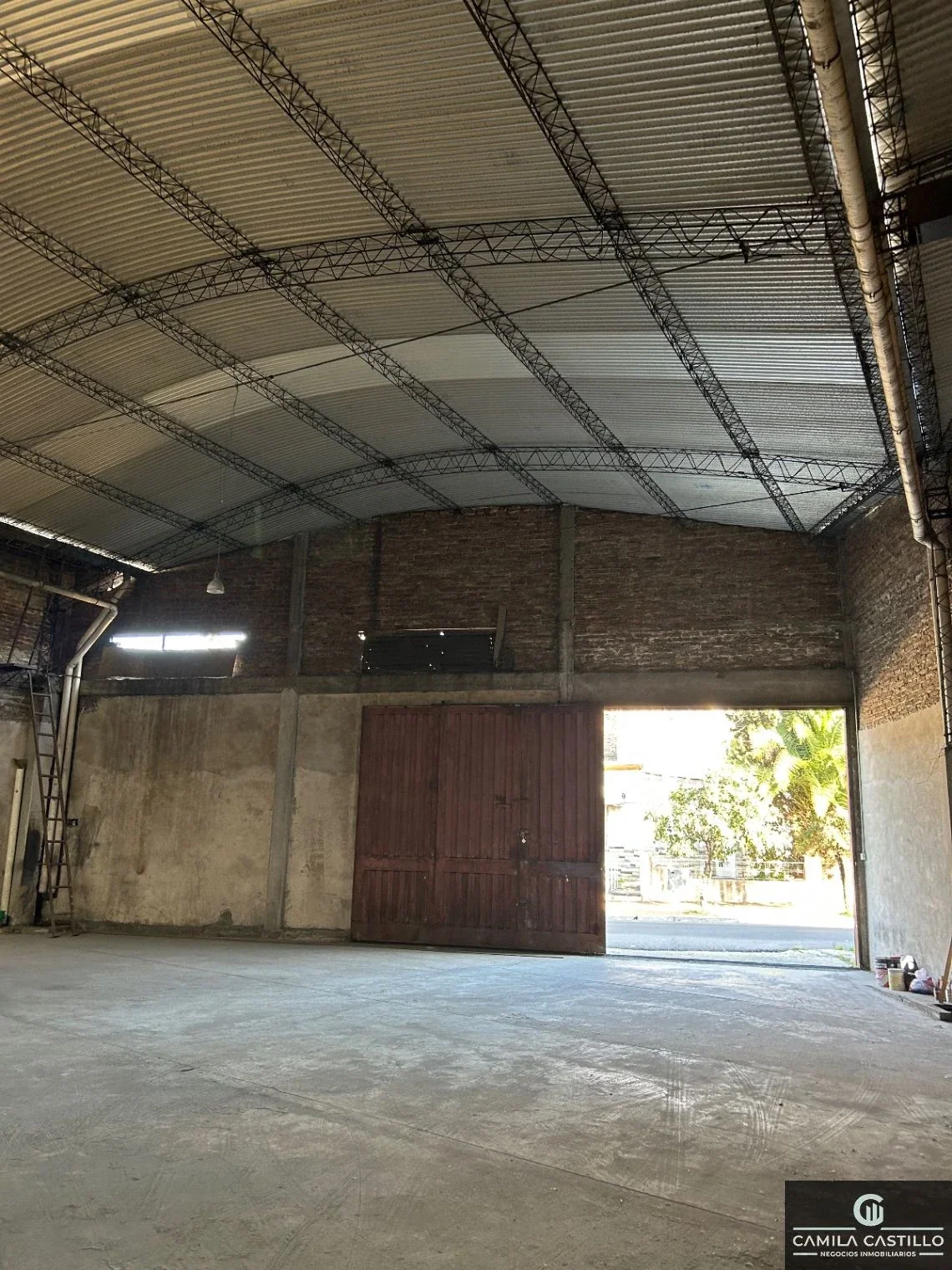 Galpón en alquiler de 300m2 ubicado en Lomas del Mirador - Imagen 4