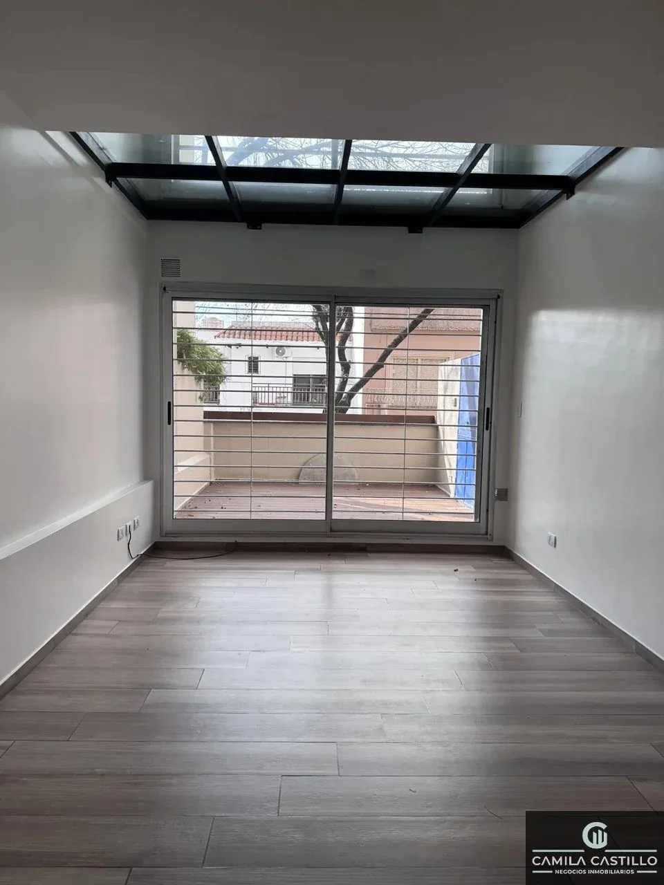 Departamento tipo duplex 2 ambientes c/ cochera en Saavedra - Imagen 1