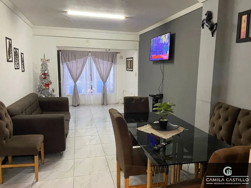 Casa en venta 3 ambientes c/ cochera en Isidro Casanova - Imagen 2