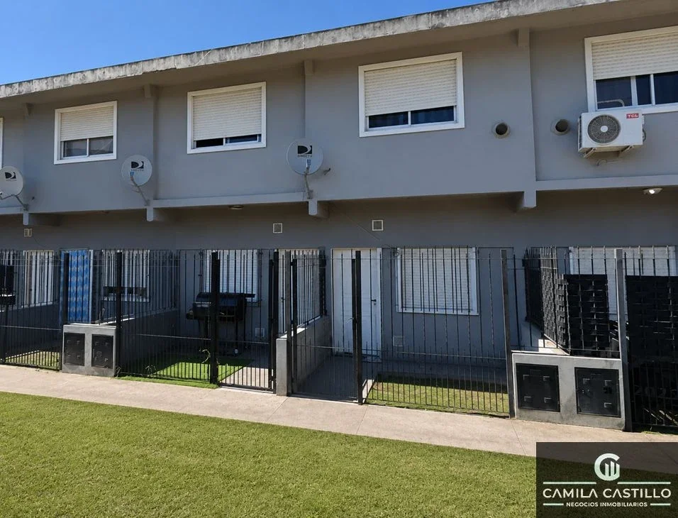 Dúplex en alquiler en Gregorio de Laferrere - Imagen 1