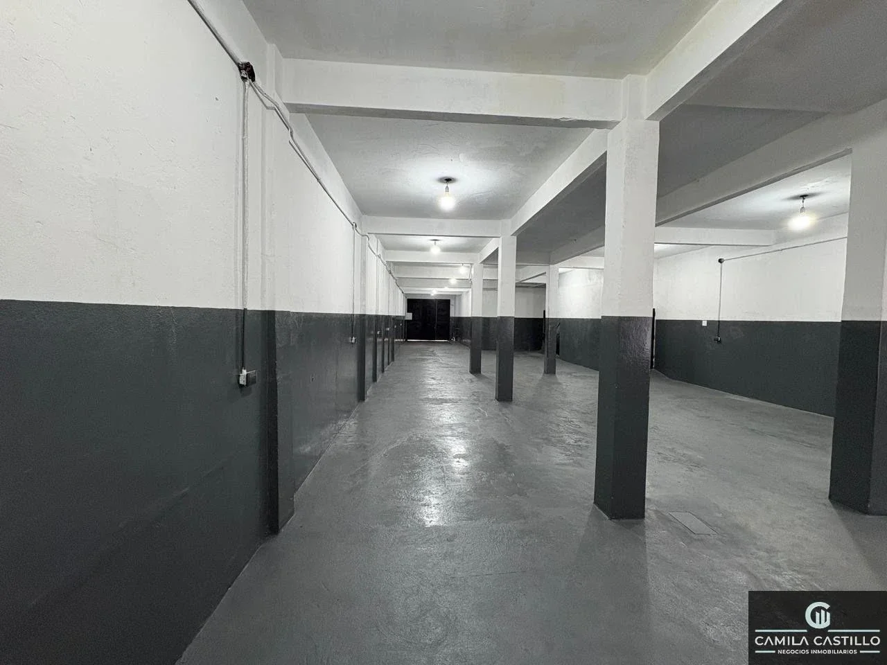 LOCAL COMERCIAL CON PATIO EN LINIERS - Imagen 2