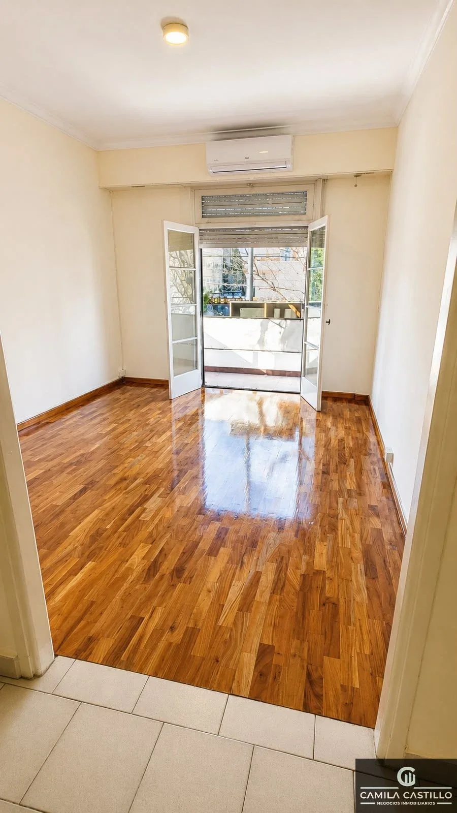 Departamento en venta en Parque Avellaneda 2 ambientes grandes con balcón - Imagen 1