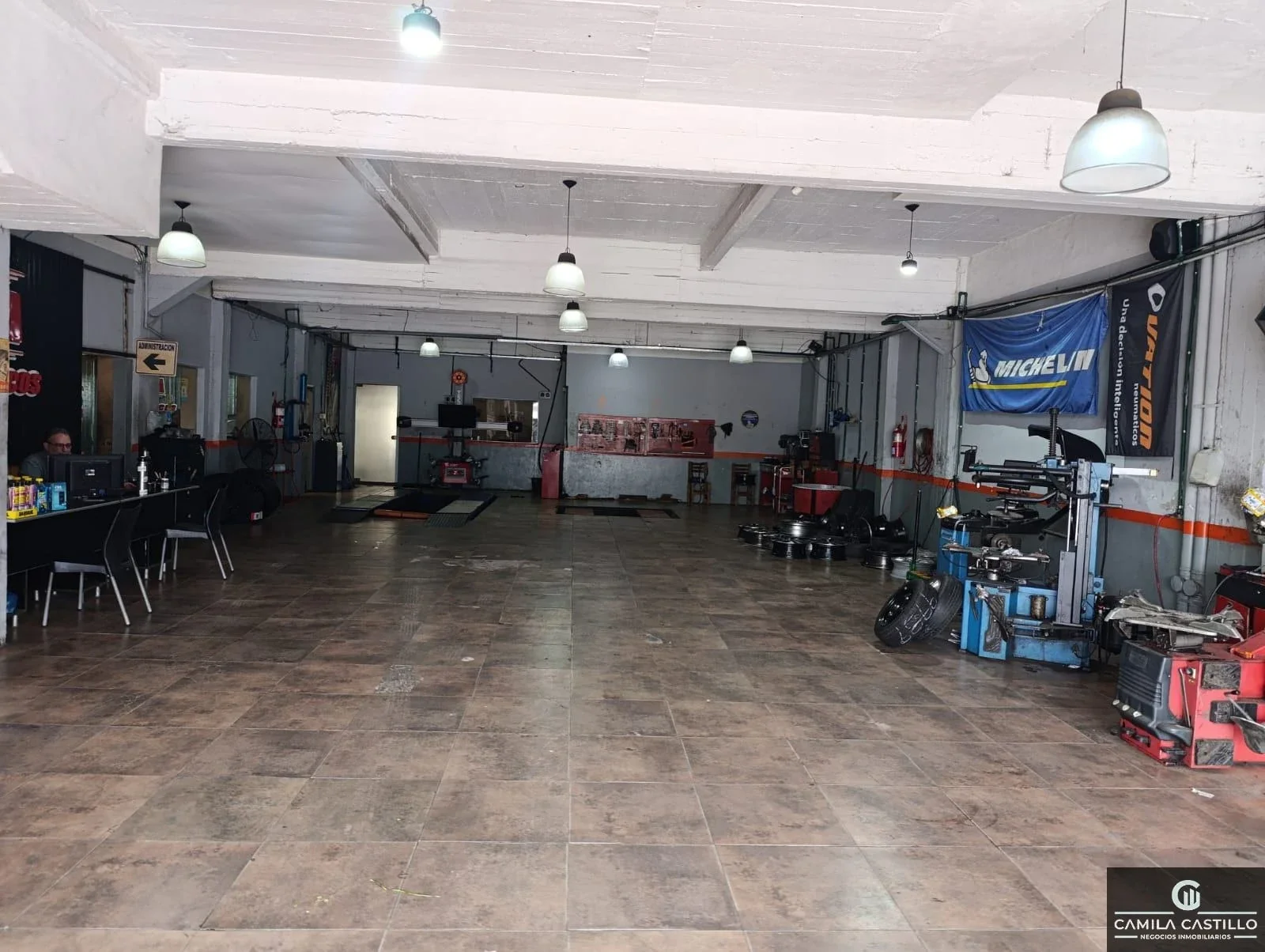 ALQUILER GALPON/LOCAL COMERCIAL 350M2 PLANTA BAJA AV GENERAL PAZ Y DIAZ VELEZ - Imagen 2