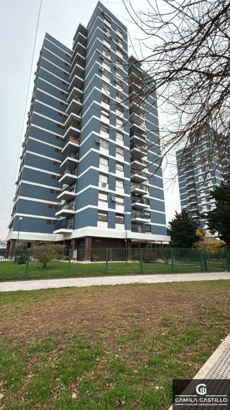 Departamento en venta 4 ambientes c/ cochera en Versalles - Imagen 3