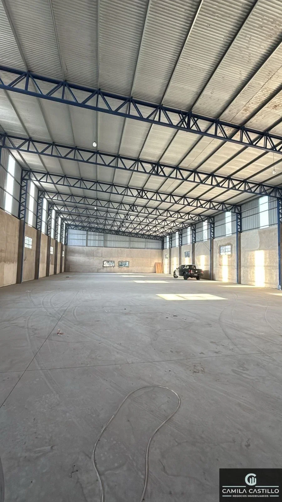 Galpón en alquiler de 1000m2 ubicado en Isidro Casanova - Imagen 1