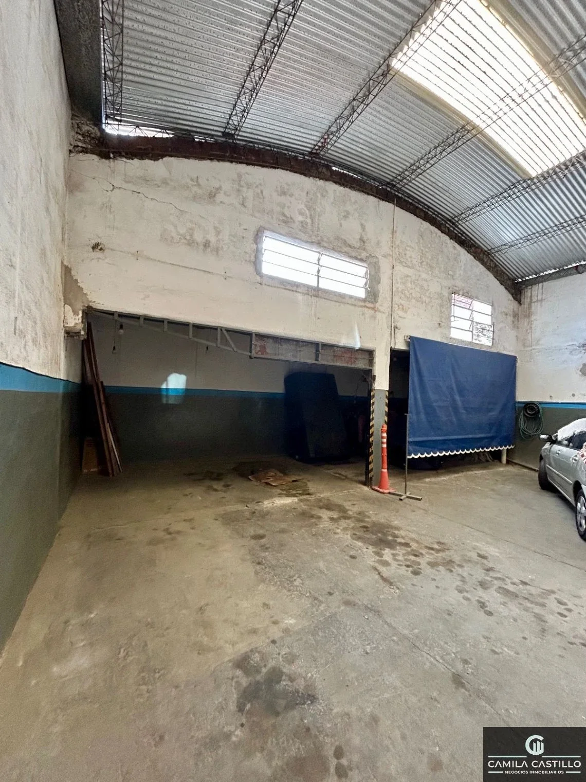 Depósito en alquiler de 300m2 ubicado en Lomas del Mirador - Imagen 4