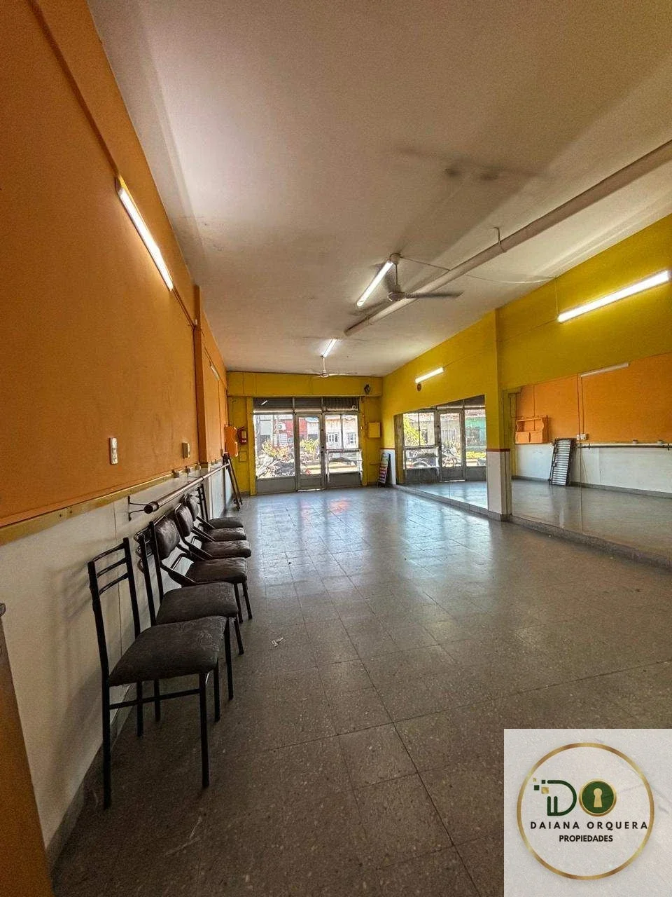 Local comercial en alquiler ubicado en Lanús Este - Imagen 1