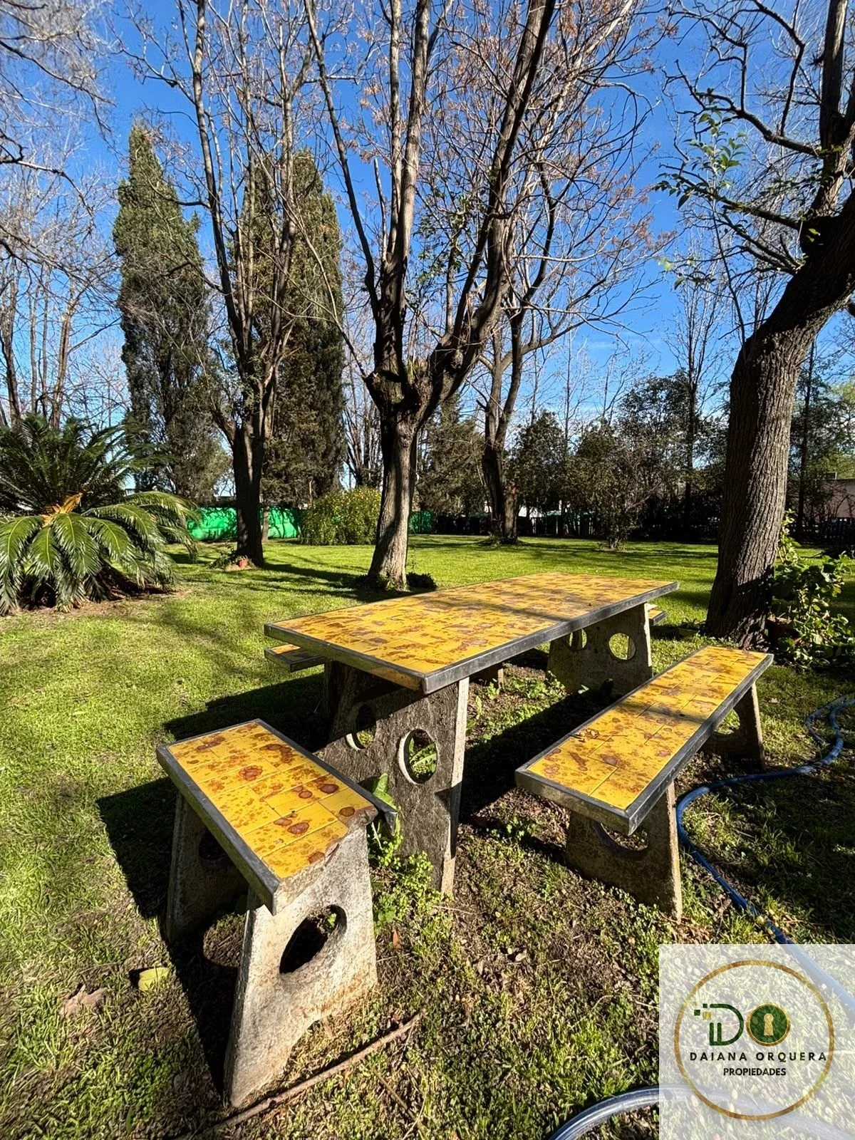 Terreno de 1.050 m² con casa a refaccionar, pileta y parque – Cañuelas - Imagen 1