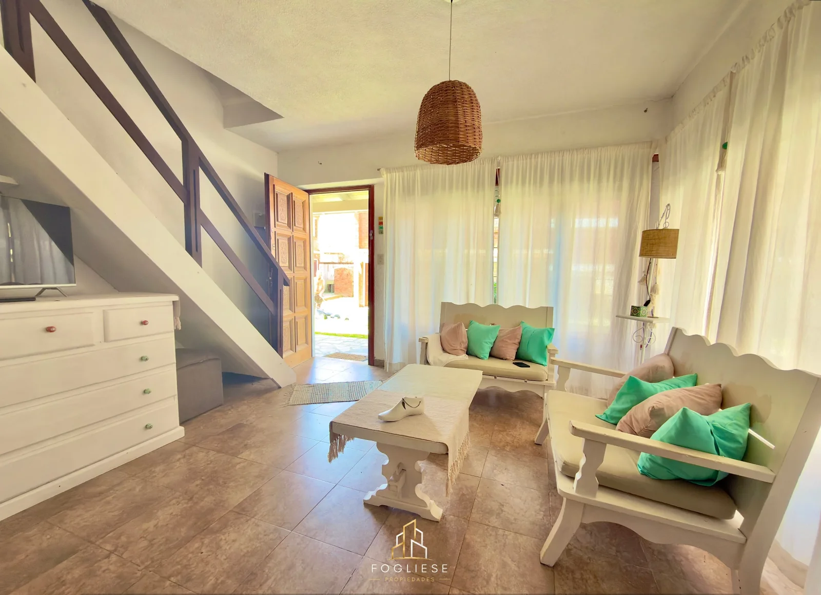Dúplex en venta c/ cochera en Zona Centro-Villa Gesell - Imagen 2