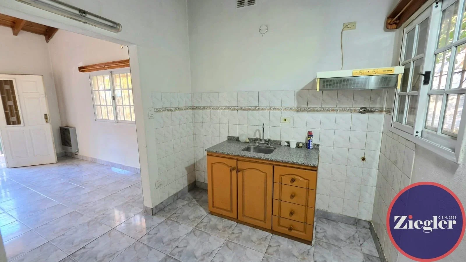 Casa en alquiler c/ cochera en Bella Vista - Imagen 4
