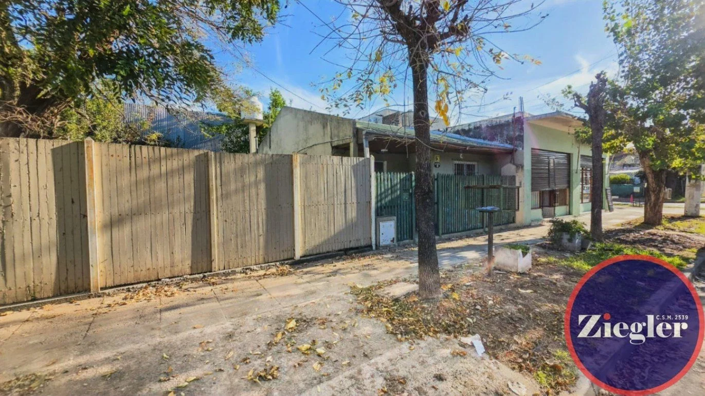 Casa en alquiler c/ cochera en Bella Vista - Imagen 1