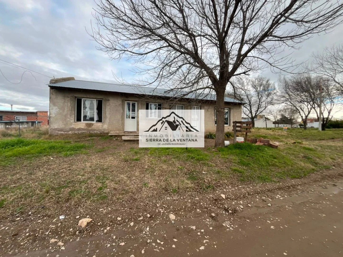 Casa en venta c/ cochera en Saldungaray - Imagen 1
