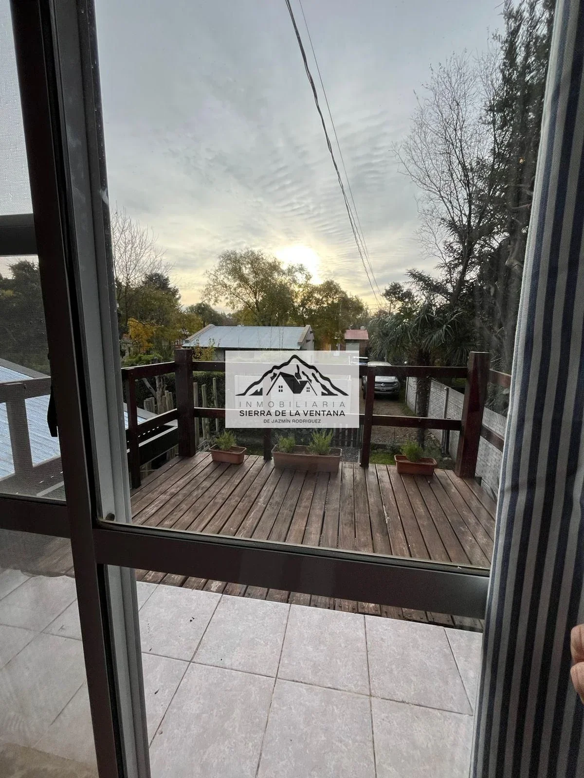 Casa en alquiler c/ cochera en Sierra de la Ventana - Imagen 1