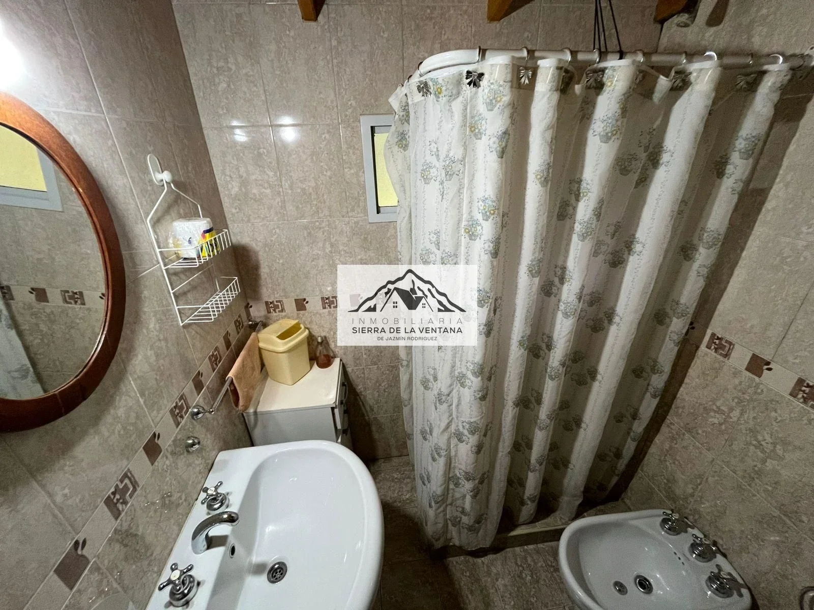 Casa en alquiler c/ cochera en Sierra de la Ventana - Imagen 2