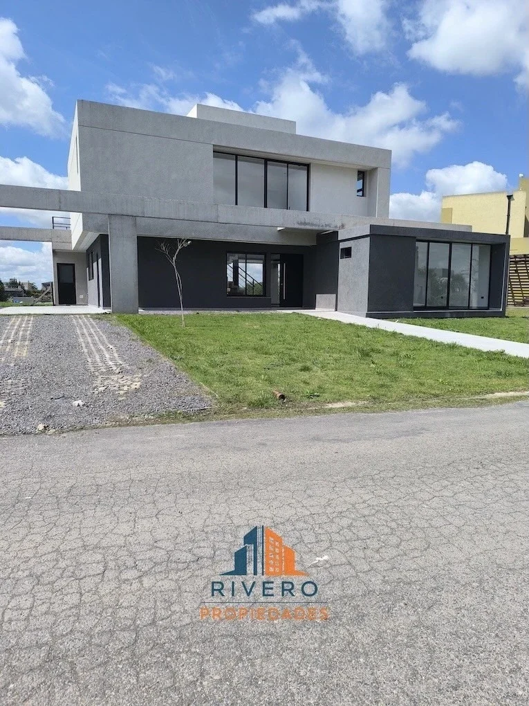 Venta Casa a Laguna 4 Habitaciones Horizontes al Sur - Imagen 2