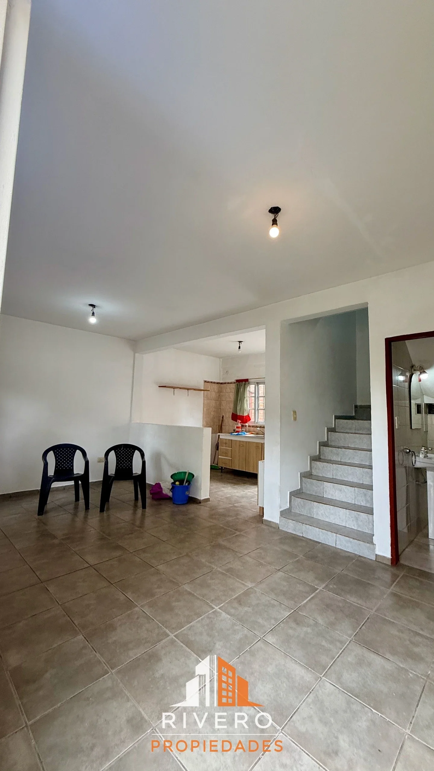 Dúplex en alquiler c/ cochera en Luis Guillón - Imagen 3