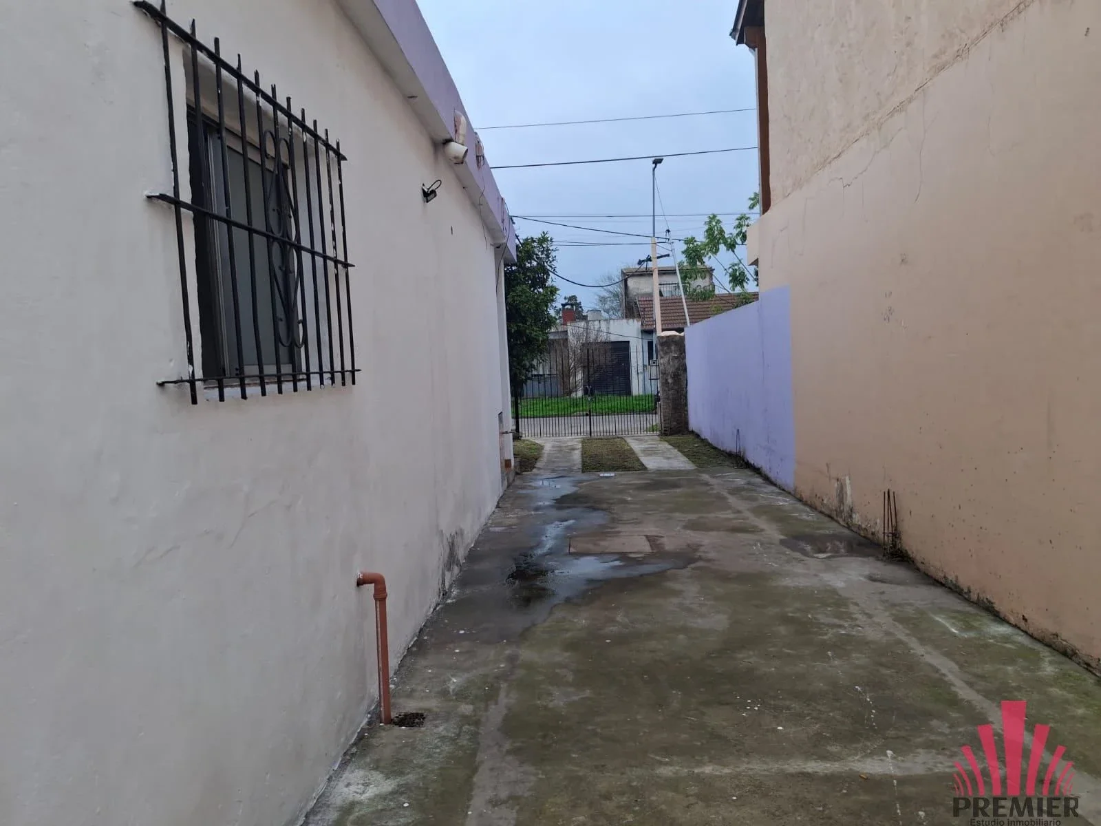 Casa en alquiler c/ cochera en Grand Bourg - Imagen 3