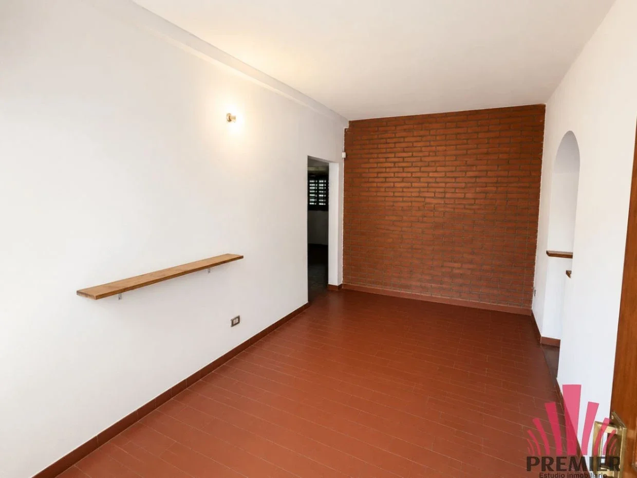 Casa en alquiler c/ cochera en Bella Vista - Imagen 2