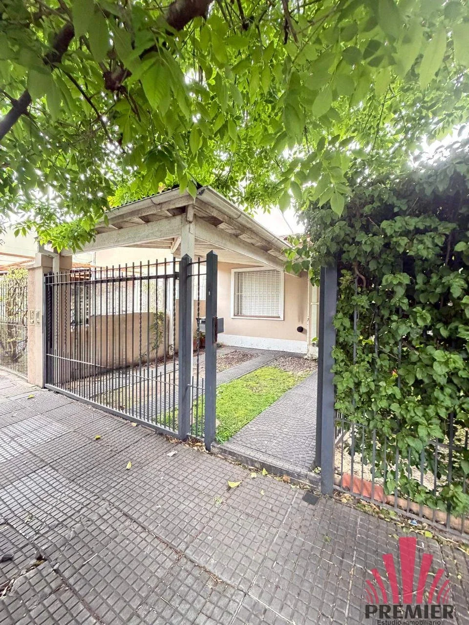 Chalet en venta c/ cochera en Ciudad Jardín El Libertador - Imagen 3