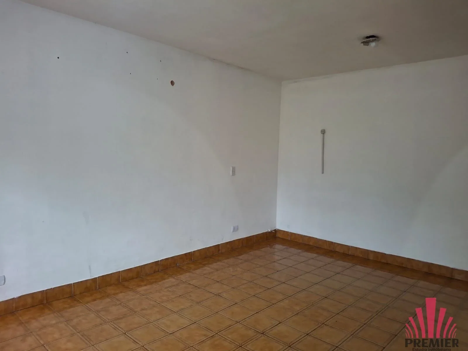 Casa en alquiler c/ cochera en Grand Bourg - Imagen 5