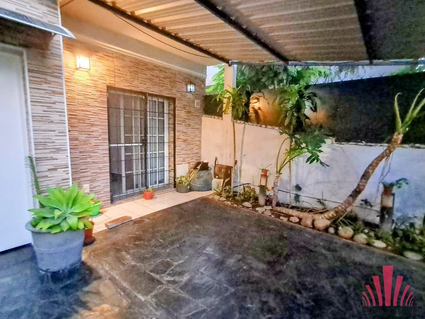 Casa en venta c/ cochera en San Miguel - Imagen 1