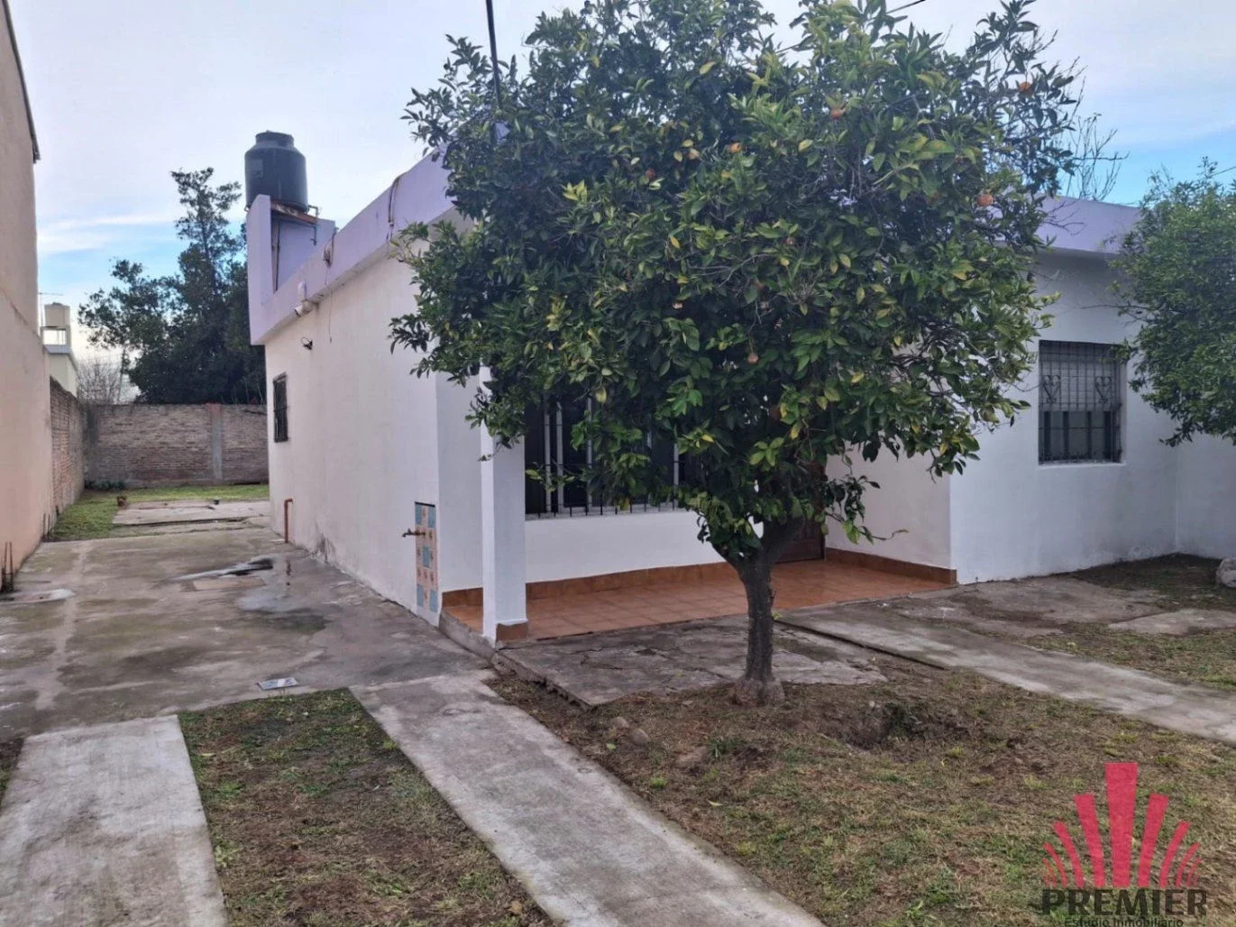 Casa en alquiler c/ cochera en Grand Bourg - Imagen 2