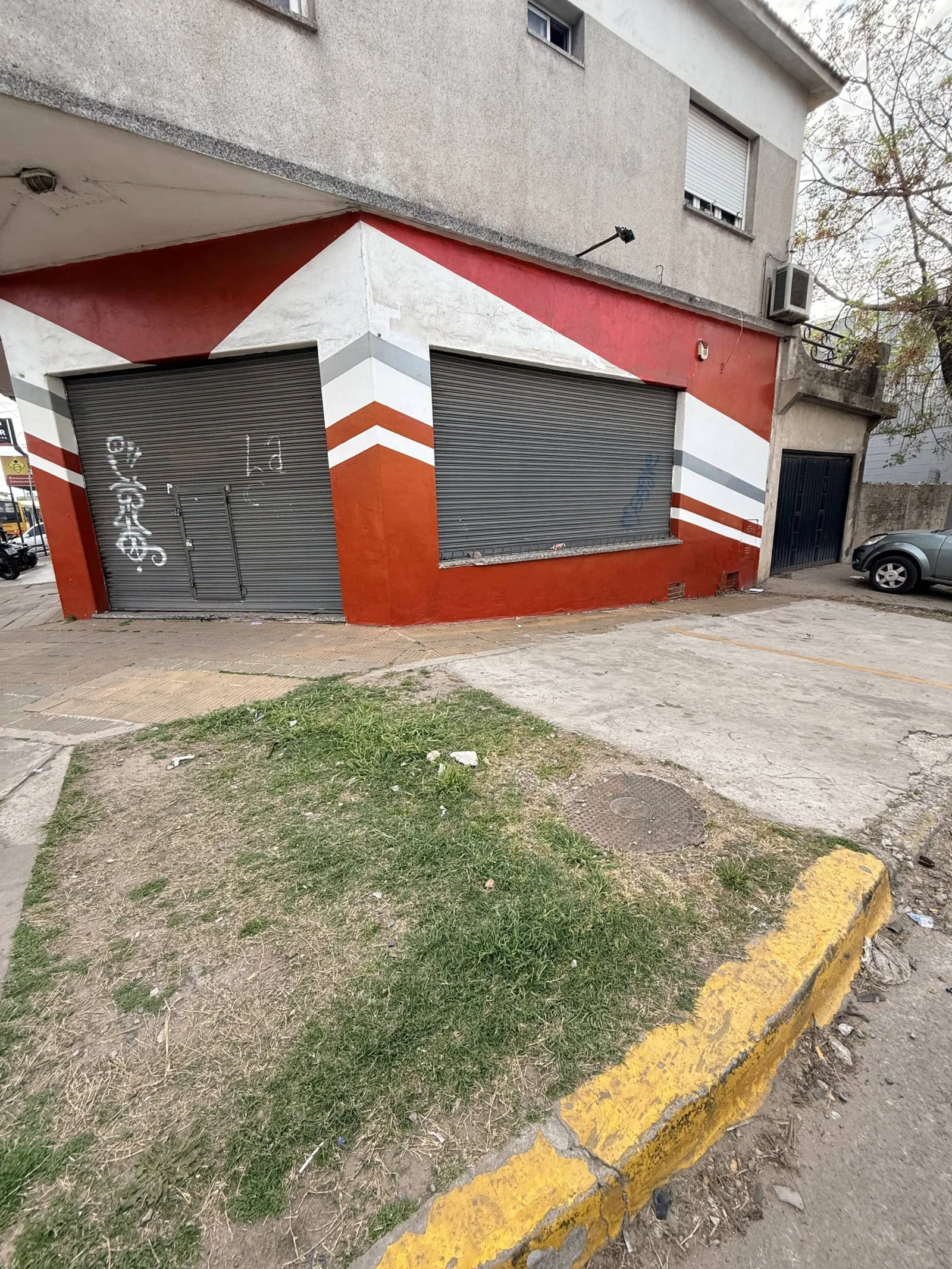 Local comercial en alquiler ubicado en José C. Paz - Imagen 1