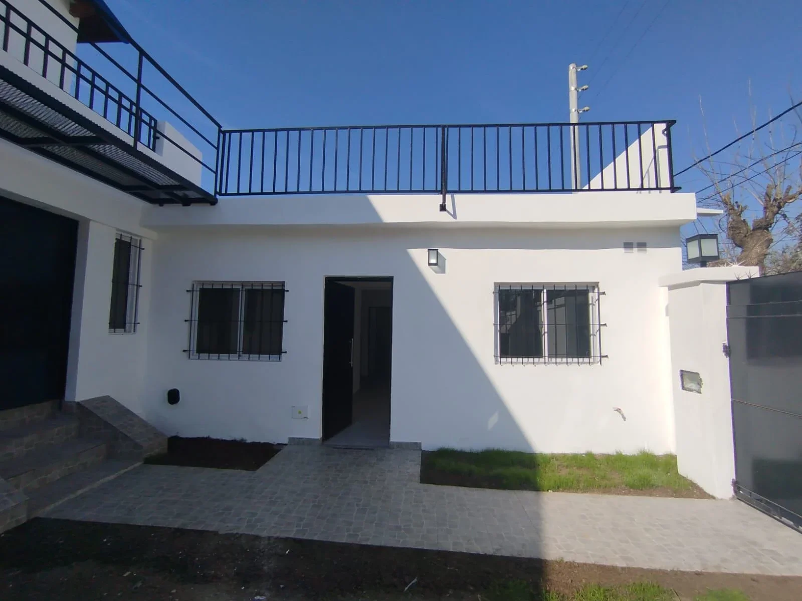 Casa en alquiler c/ cochera en Bella Vista - Imagen 3