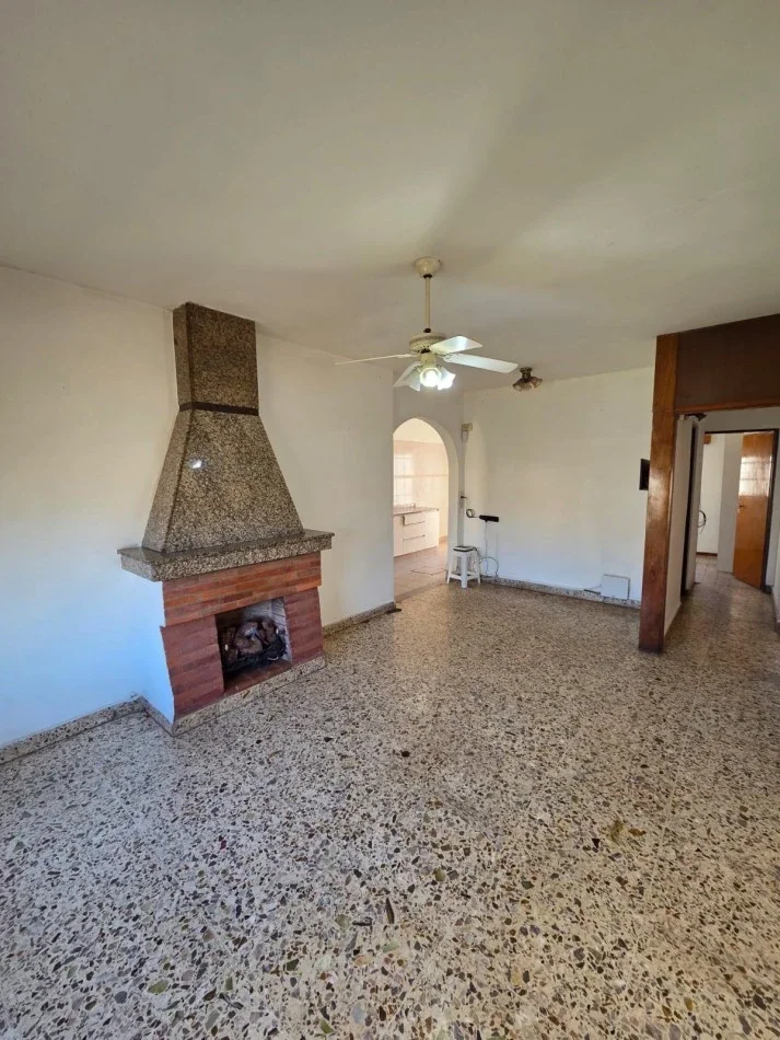 Casa en alquiler c/ cochera en José C. Paz - Imagen 2