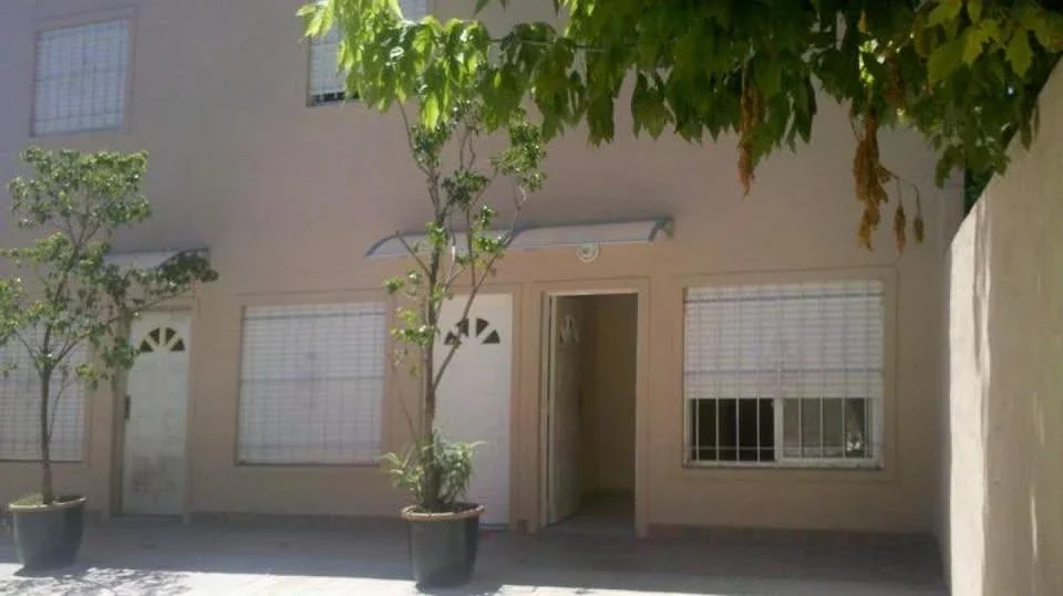 Dúplex en alquiler c/ cochera en José C. Paz - Imagen 1