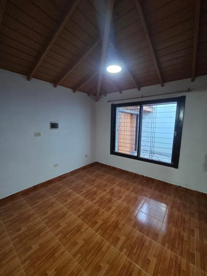 Casa en alquiler c/ cochera en San Miguel - Imagen 4