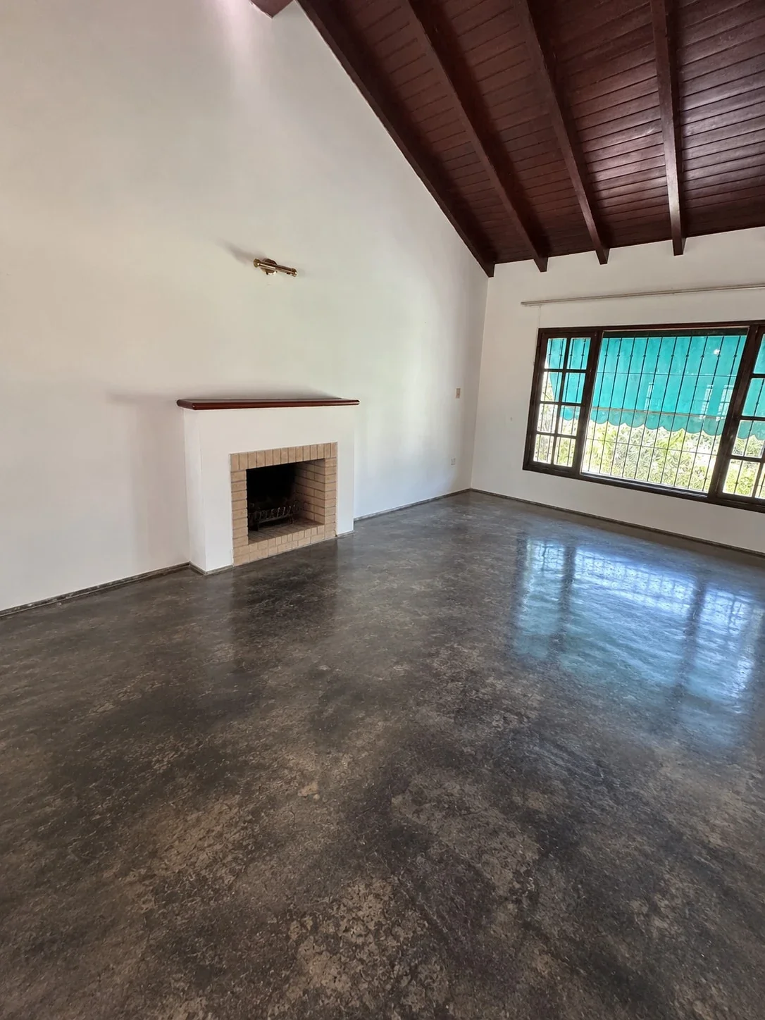 Casa en alquiler de 3 dormitorios c/ cochera en San Lorenzo - Imagen 2