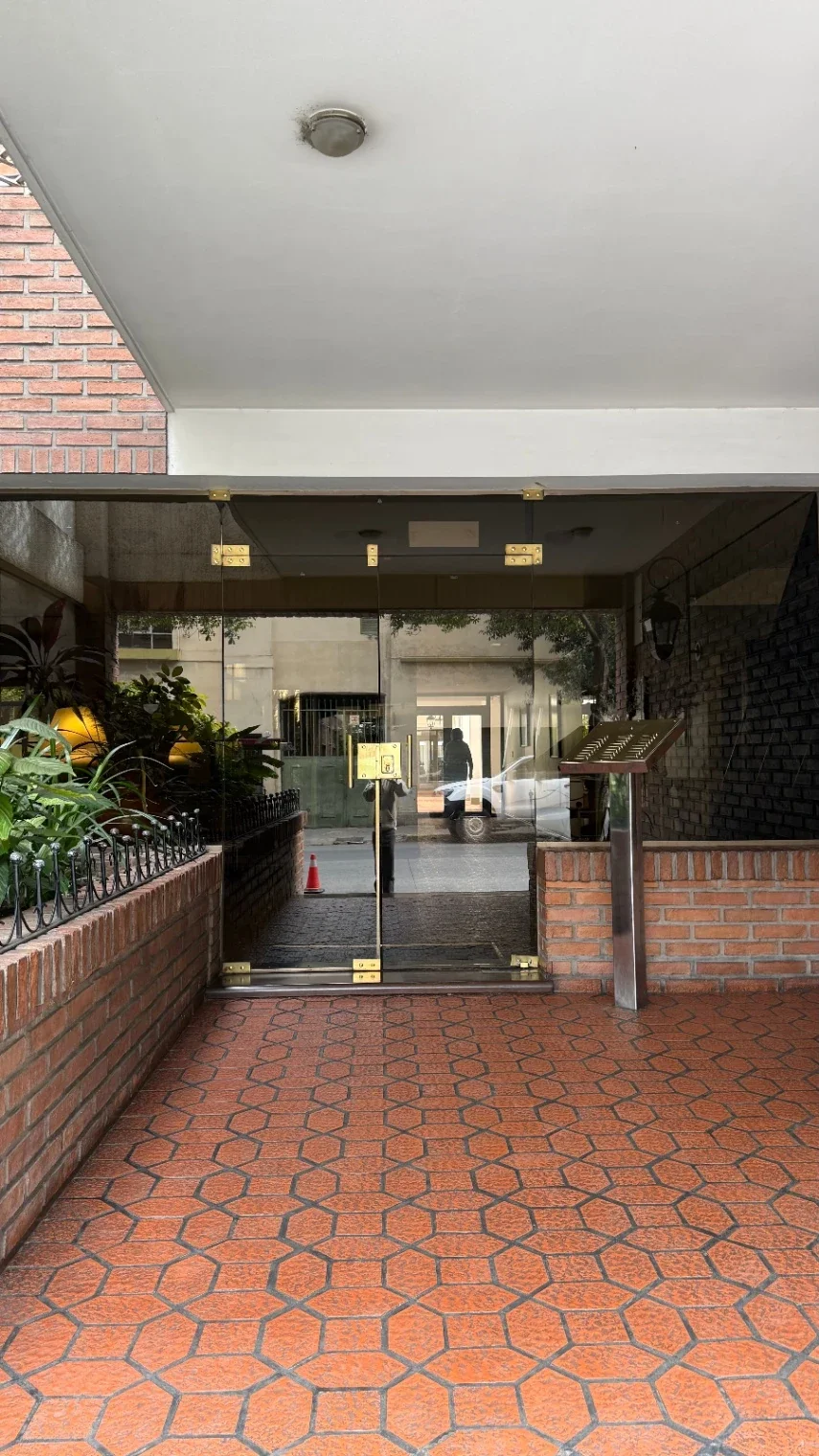 Departamento de 4 dorms. EN VENTA c/ cochera en Dean Funes al 300, Salta - Imagen 3